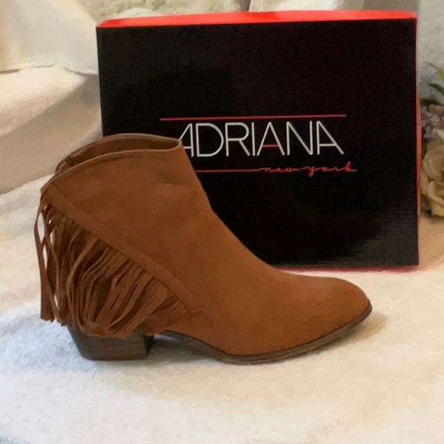 Adriana New York Fringe Boots Nib